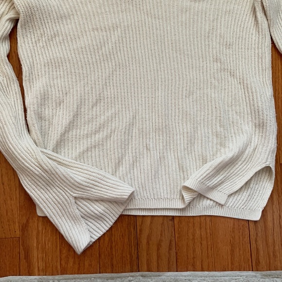 A sweater from Garage in a XS - Picture 4 of 5